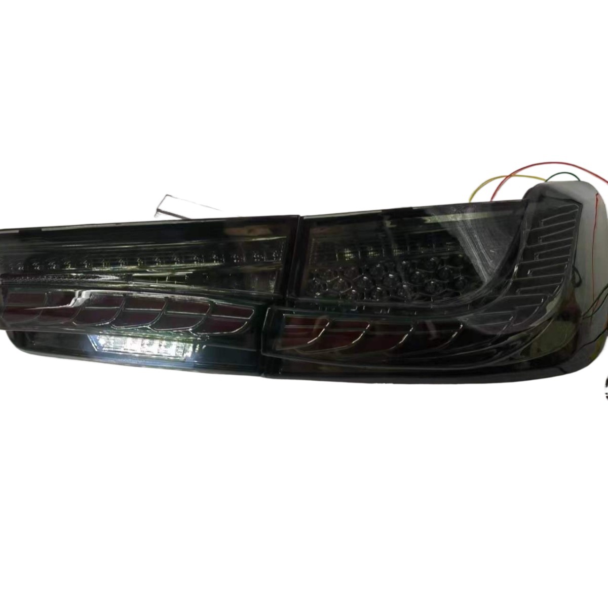 Aplicable a BMW tres series 20-22 LED luz trasera conducción freno marcha atrás dirección cuatro-función luz trasera