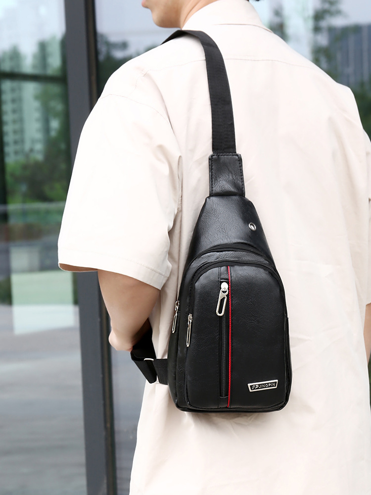 2024 bolso de pecho de cuero suave PU simple bolso de hombro a prueba de agua bolso de mochila de negocios casual al por mayor