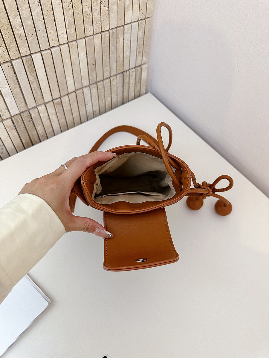 Bolso de paja coreano para mujeres 2026 verano nuevo tejido de hombro de tramo de moda casual bolso para teléfonos móviles