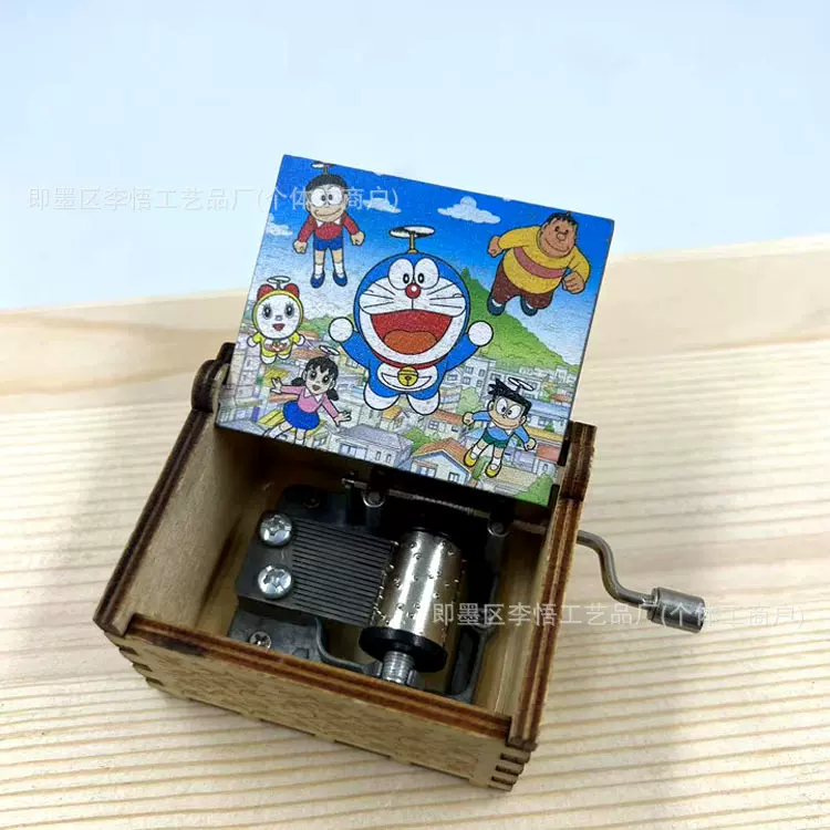 哆啦A梦木制手摇音乐盒雕刻UV彩绘动漫木质摆件批发新中式风格