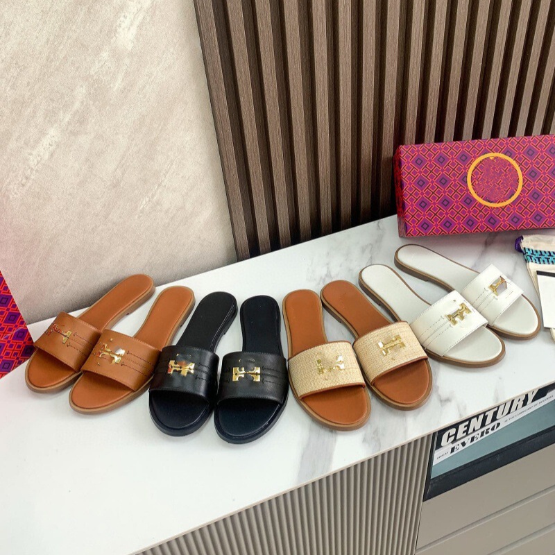 Europe, America, Middle East, Dubai, Singapore, Malaysia, Turkey, Netherlands, Saudi Arabia Metal logo Flat Slippers