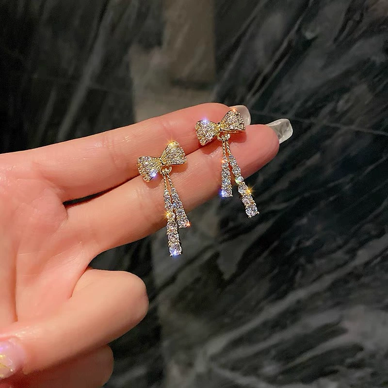 Серьги с бантиком и кисточками из жемчуга, легкий люксовый стиль, французский стиль, инкрустированные бриллиантами