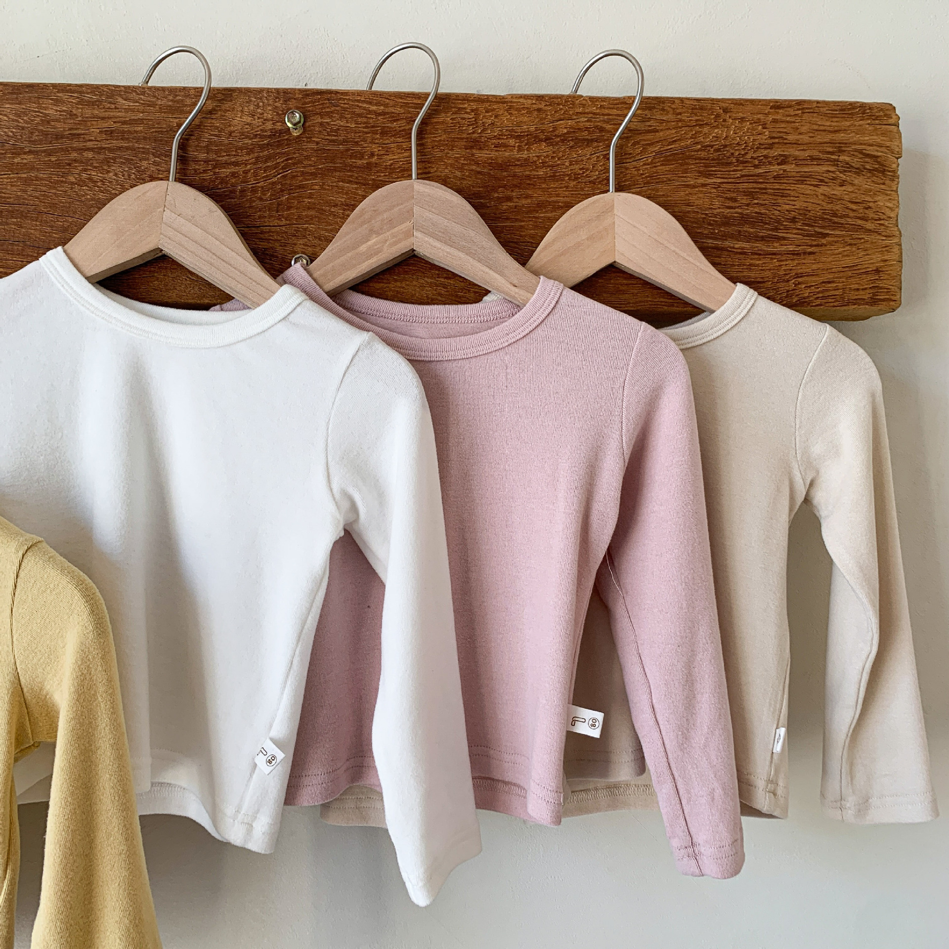 Sugar Pear ropa infantil camiseta de mangas largas para niñas otoño 2025 nuevo estilo de ropa de base para niños abrigos de otoño ropa de bebé image 4