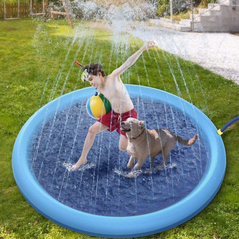 En stock suministro de PVC estera de pulverización de agua para mascotas antideslizante estera de pulverización de agua para mascotas juguetes de agua para mascotas estera de rociadores Fuente