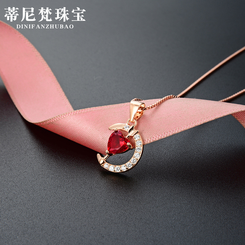 FUENTE Fábrica personalizada collar de la joyería estilo Coreano s925 plata en forma de corazón incrustado de diamantes de la cadena de clavícula collar popular accesorios