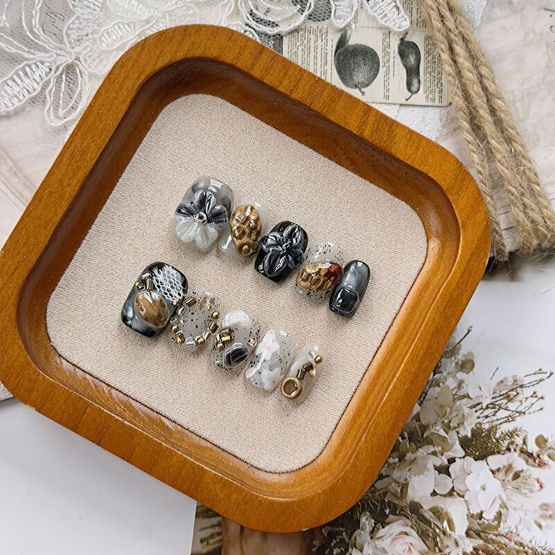 【Vintage Artistic Carving】Old Money Style Handmade Nail Art Set Ins High-End Finished Nail Stickers