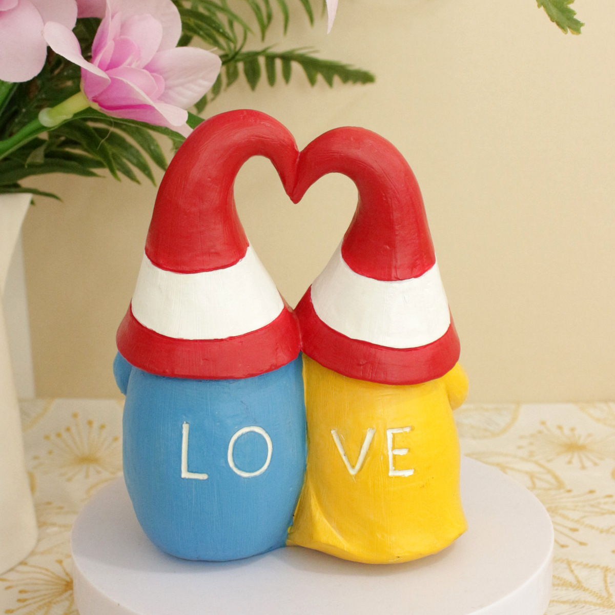 Valentine's Day Gift Love Couple Dwarf Decoration Couple Doll Decoration Creative Resin Garden Decoration