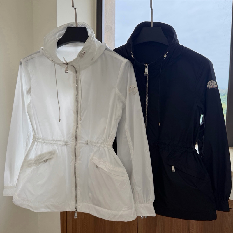 2026 New Korean Style Waist-Cinched Hooded Windbreaker for Women, Fashionable Windproof Jacket, Light Luxury Simple Jacket Top