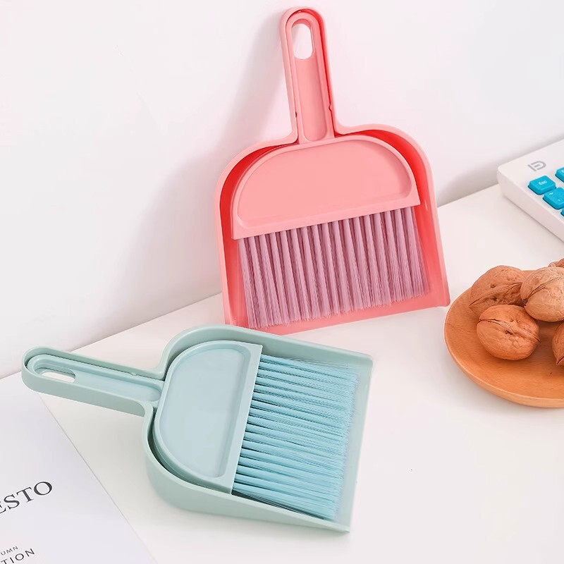 Small Broom and Dustpan Set for Desktop Cleaning, Children's Toy, Household Table Dusting, Bedroom Office Garbage Scoop