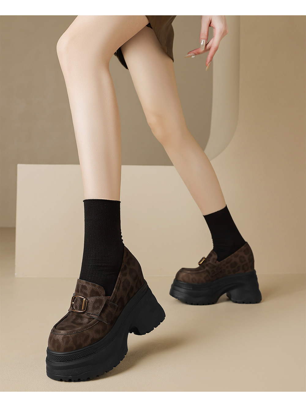 Giày loafer nữ đế xuồng họa tiết báo khóa kim loại tăng chiều cao — đen, nâu đen chi tiết 8
