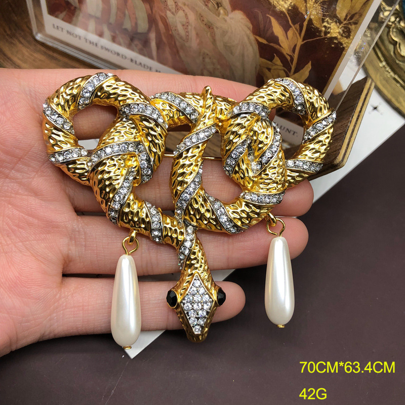 Sophisticated fashionable design agile stone inlay