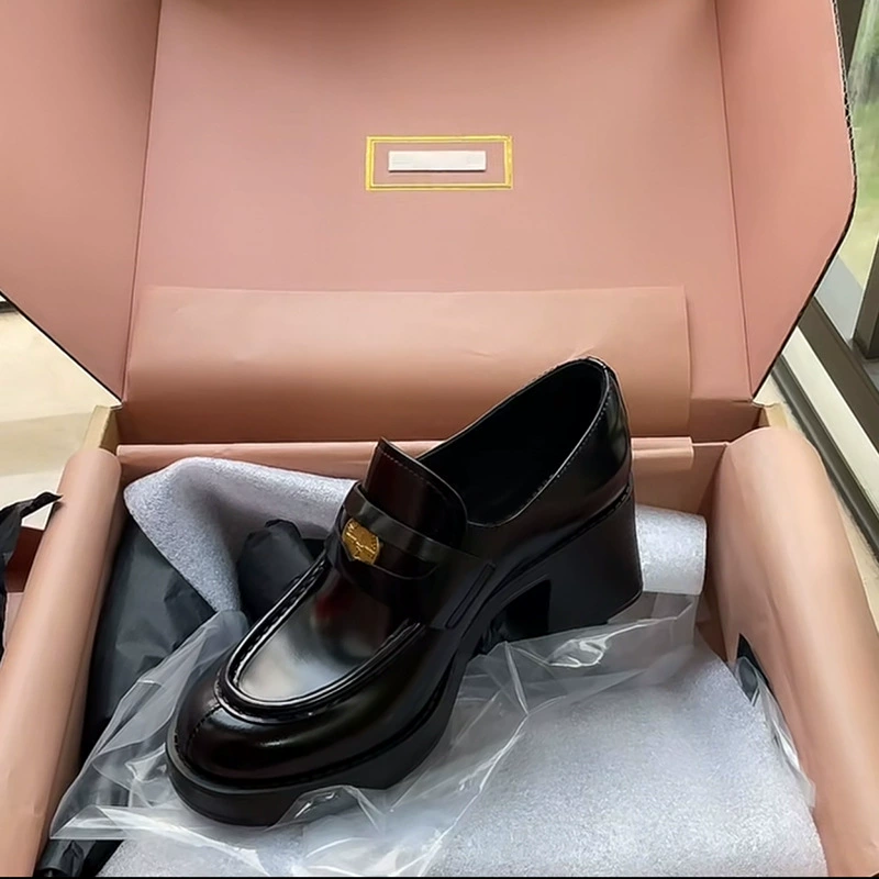 Овчинная версия ~ 2025 новый кожаный маленький человек в ветру