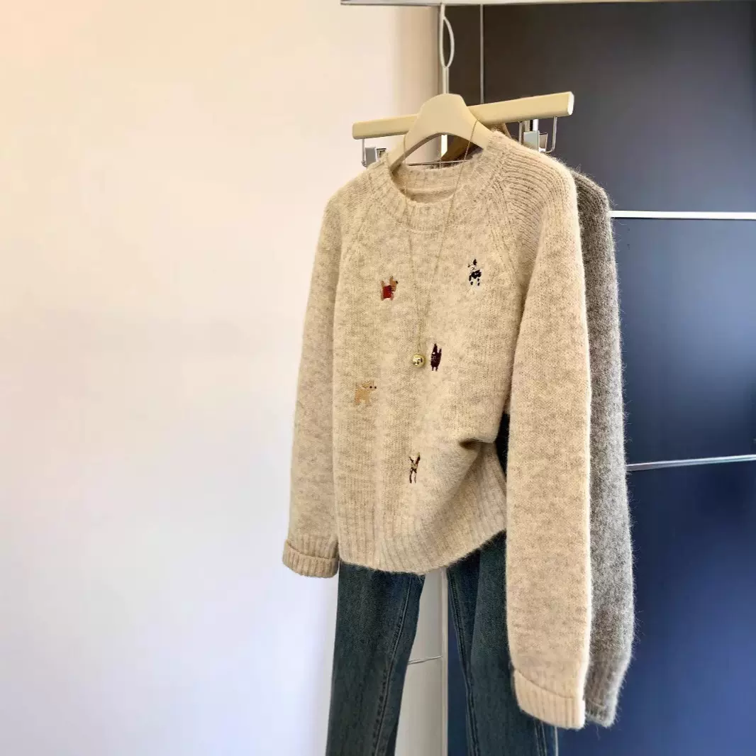 圆领刺绣套头毛衣女秋冬新款宽松软糯慵懒风休闲针织衫灰色上衣女