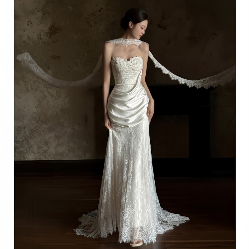 Lightweight White Strapless Wedding Dress with a Slimming Effect, Small Train, Vintage Style, Simple Korean Version, Lace Reception Gown Lightweight White Strapless Wedding Dress with a Slimming Effect, Small Train, Vintage Style, Simple Korean Version, Lace Reception Gown
