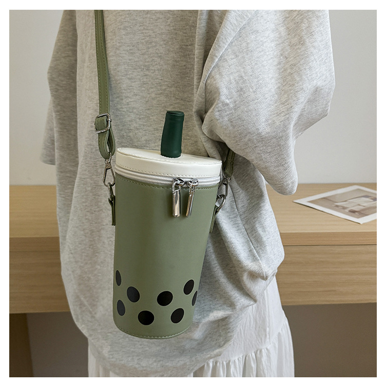 Milk Tea Cup Personalized Women's Single Shoulder Crossbody Trendy New 2024 Explosive Korean Fresh Water Bucket Bag_voghion.com