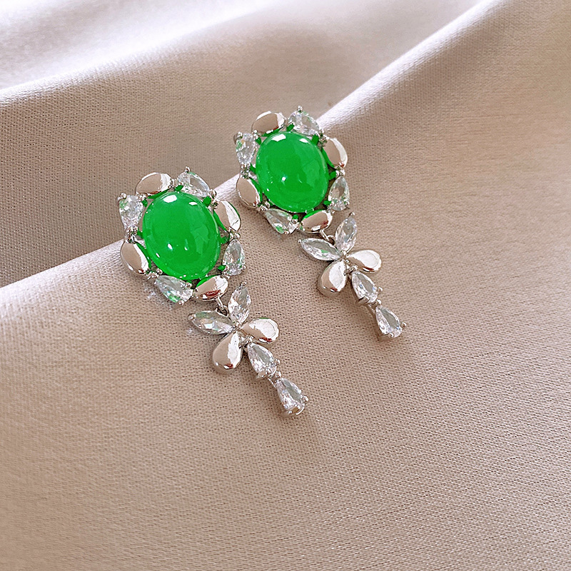 Temperamento de pendientes verdes pendientes ligeros lujosos de alto nivel sensación de pendientes zircon flores joyas geométricas al por mayor fábrica