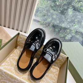 2024春季新款时尚休闲包头马衔扣厚底半拖松糕底拖鞋一脚蹬