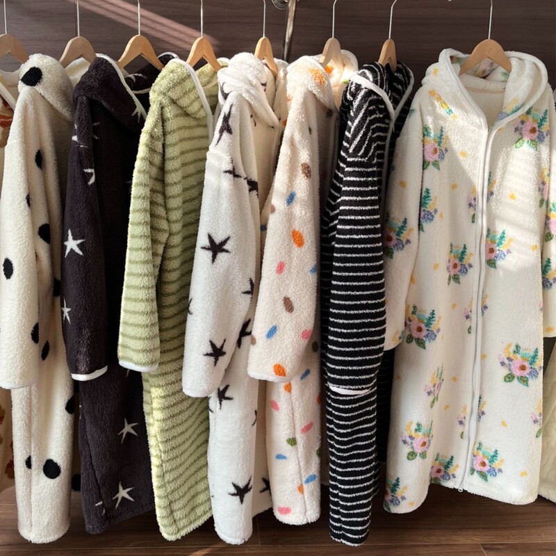 [Real Shot] Hongmu Walking Quilt Stripesd Coral Velvet Pajamas for Women Thickeneded Warm Home Clothes Nightgown Hooded
