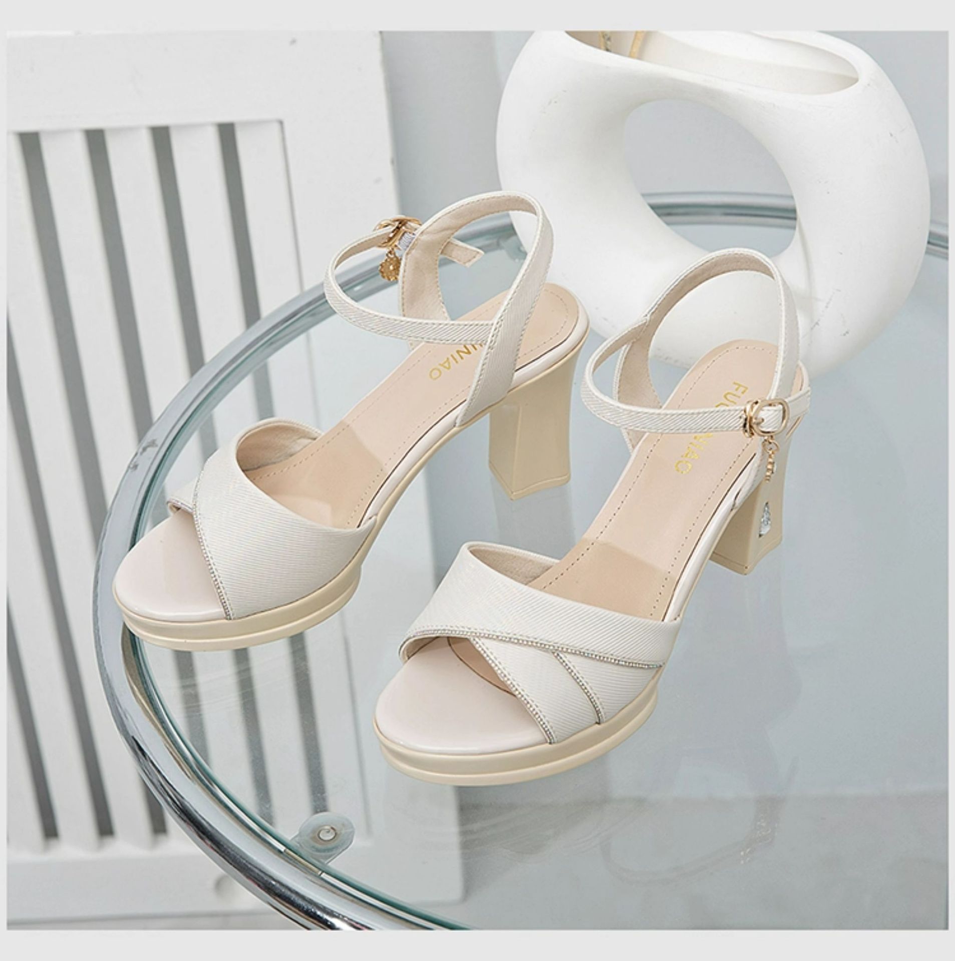 Sandal cao gót nữ hở mũi quai ngang gót vuông ổn định — FN0231/0941 màu đen, FN0231/ 0941m màu chi tiết 6