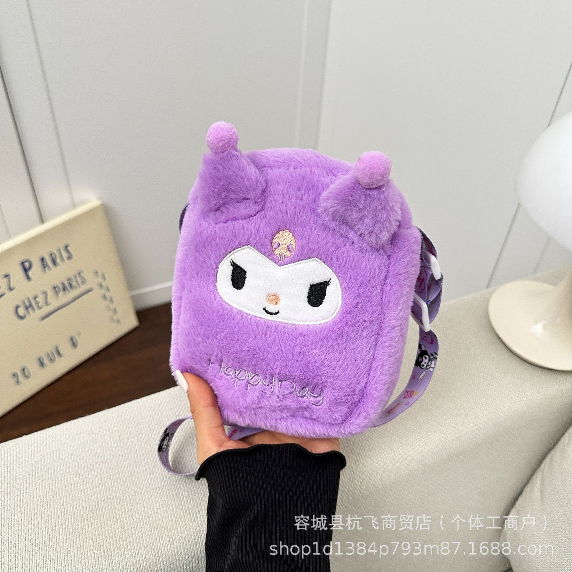 Venta al por mayor de fábrica bolsa de felpa juguete bolsa de mensajero Kulomi peluche de oso de fresa bolso japonés Sanrio