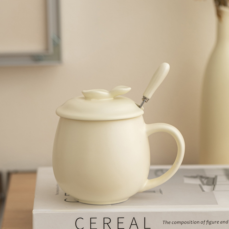 Taza de oficina de cerámica macarón blanco puro mate mate taza de agua taza de esmalte de color con cubierta cuchara logotipo grabado