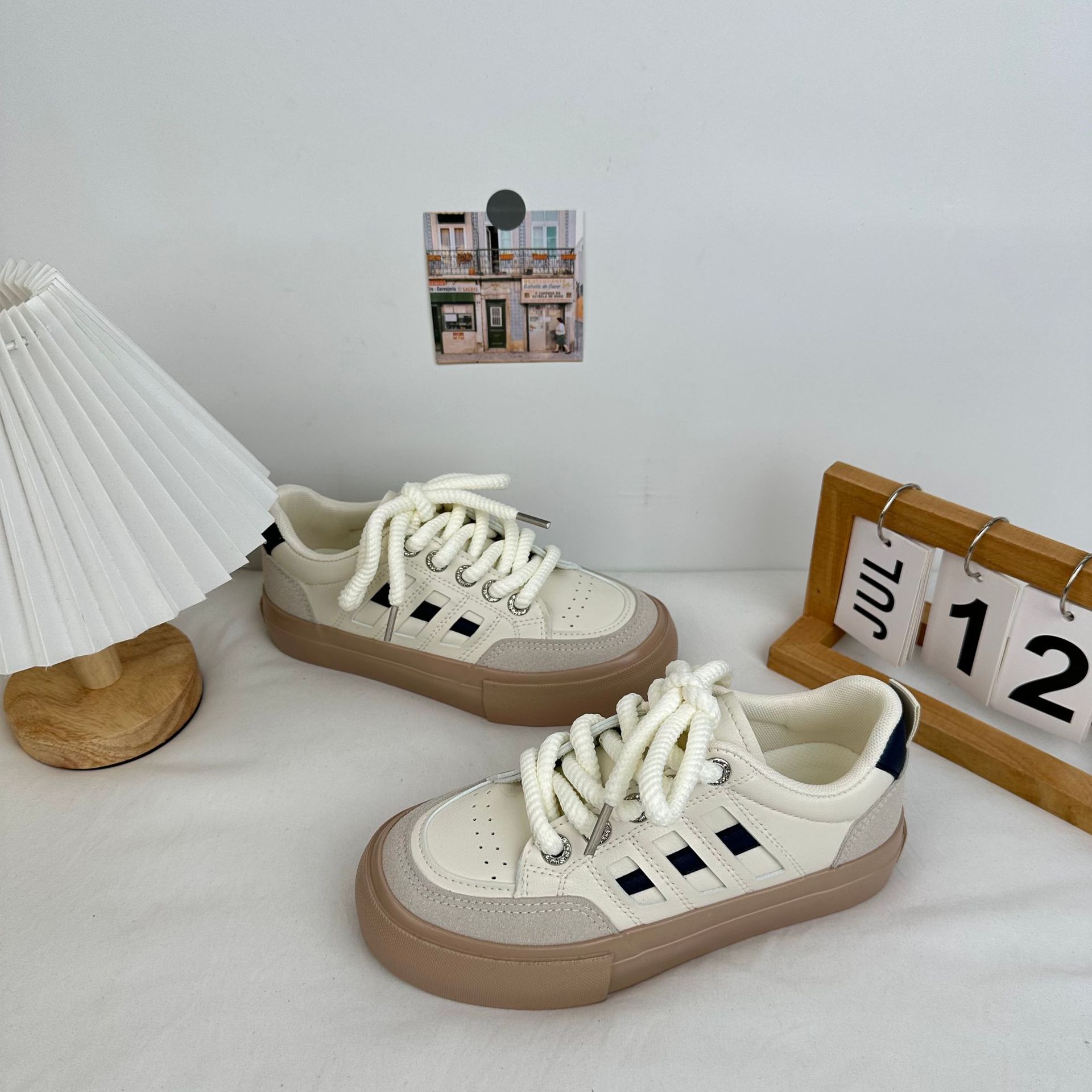 Far Wave Autumn Zapatos casuales coreanos para mujer Zapatos de lona de nicho de estilo ins de todo fósforo para mujer 2024 nuevos zapatos blancos image 5