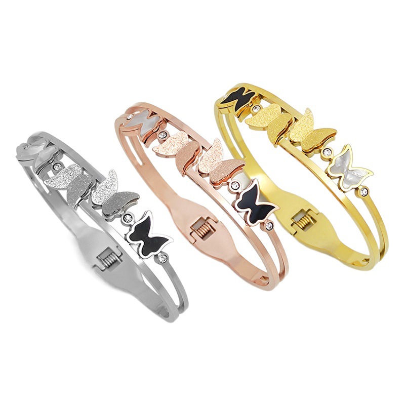 Xiyin Fashion Versión coreana de pulsera de acero de titanio Apertura de mariposa Pulsera simple Apertura de resorte No se desvanece Joyas transfronterizas