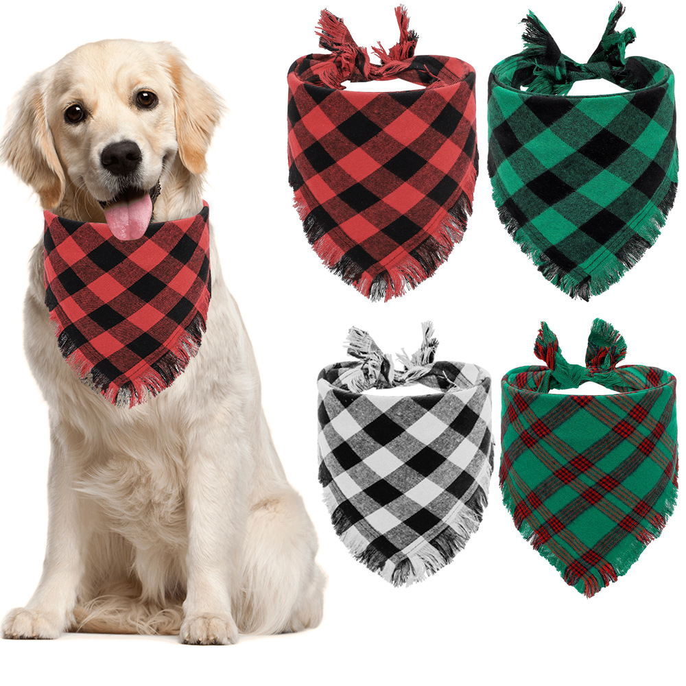 Fabricante en stock transfronterizo nueva Navidad mascota saliva toalla borla triángulo toalla perro Plaid mascota triángulo toalla