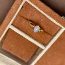 新款天然蓝月光石戒指925银镶嵌经典简单包边女手饰品活口设计