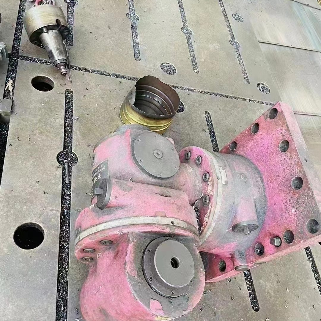 出售9成新数控落地镗铣，昆机，回转台3x2.5米，承重40吨，y轴5米