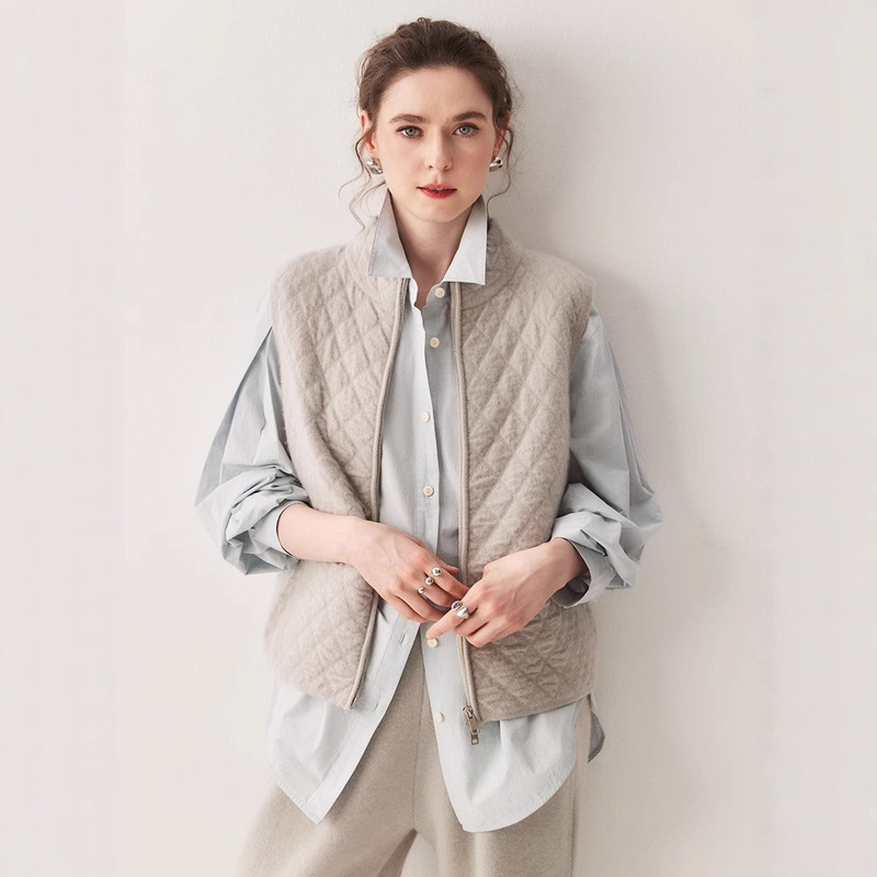 Loose Women's Cashmere Thick Knitted Vest Slimming Versatile Zipper Simple New Autumn Winter Solid Color Korean Style Cardigan Loose Women's Cashmere Thick Knitted Vest Slimming Versatile Zipper Simple New Autumn Winter Solid Color Korean Style Cardigan