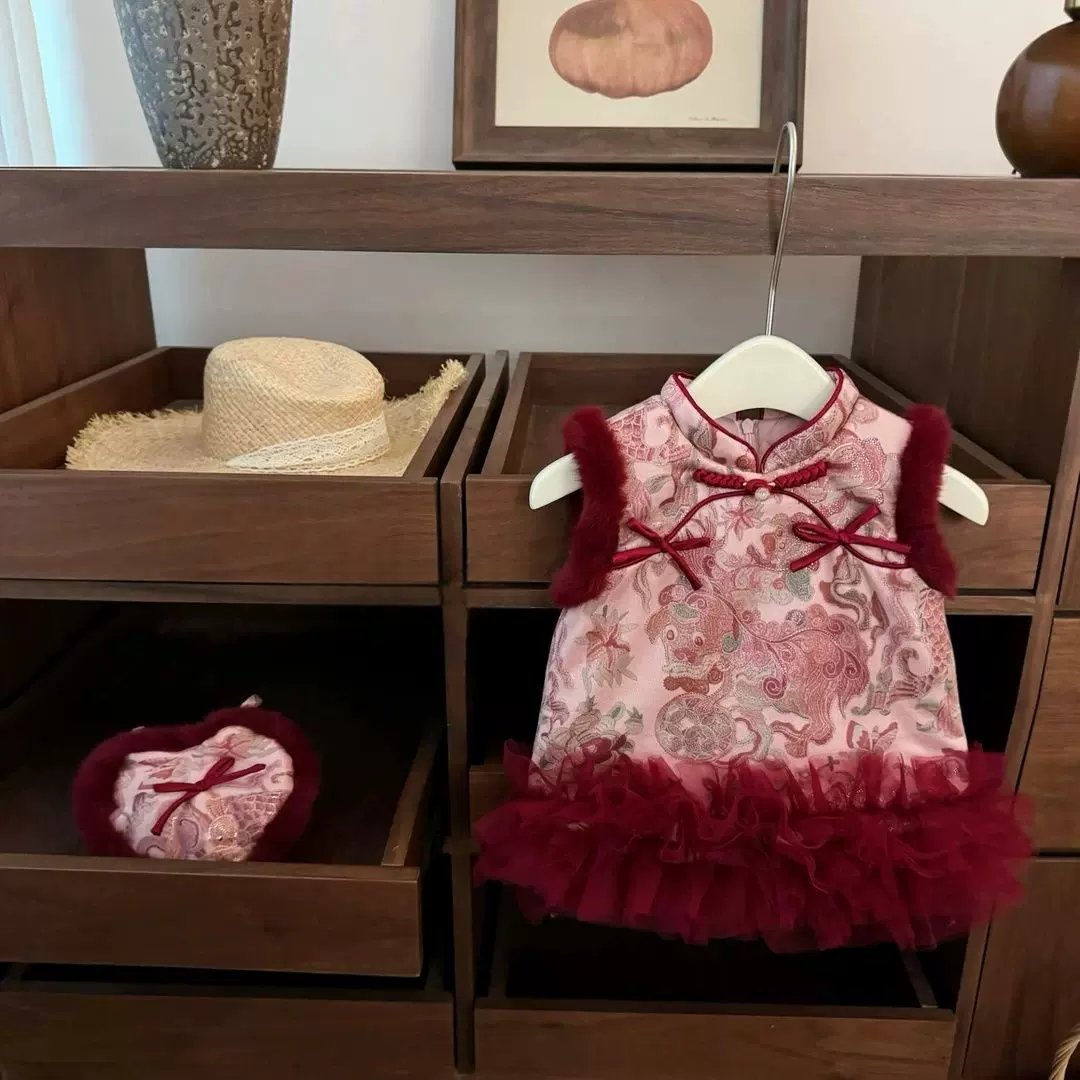 中式女童拜年服背心裙冬款2026新款小童公主裙女宝宝新年裙子周岁