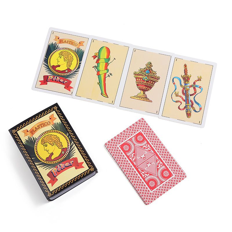 Fabricante español de naipes de plástico tipo caja negra produce y vende al por mayor naipes hechos a mano específicamente para juegos de cartas.