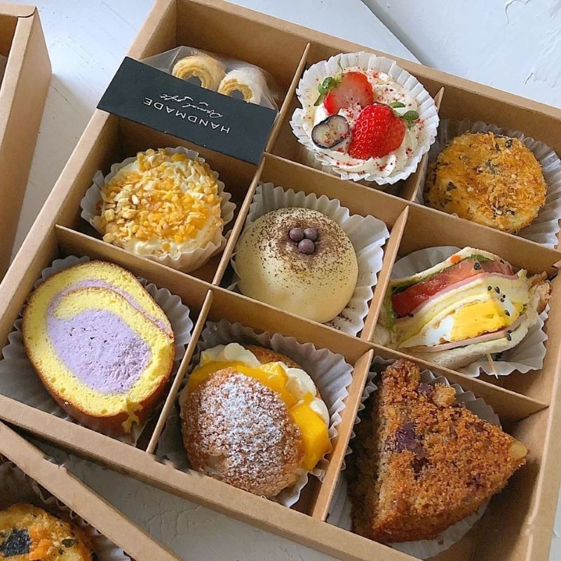 Nine-grid dessert box cake box hot pot takeout packing box biodegradable disposable kraft paper snow skin mochi large size