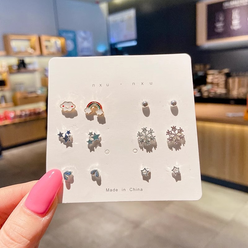 Juego de pendientes 2025 nuevas mujeres de moda simples, compactas, exquisitas, de alta gama, pendientes de celebridades de Internet