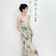 新中式水墨晕染吊带连衣裙2024夏季温柔风优雅气质修身褶皱长裙