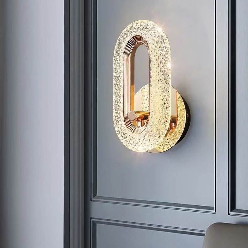 Luz de la habitación lujosa cabecera de la cama de la televisión luminaria creativa minimalista lámpara de cabecera de la sala de estar fondo pared de escalera roja