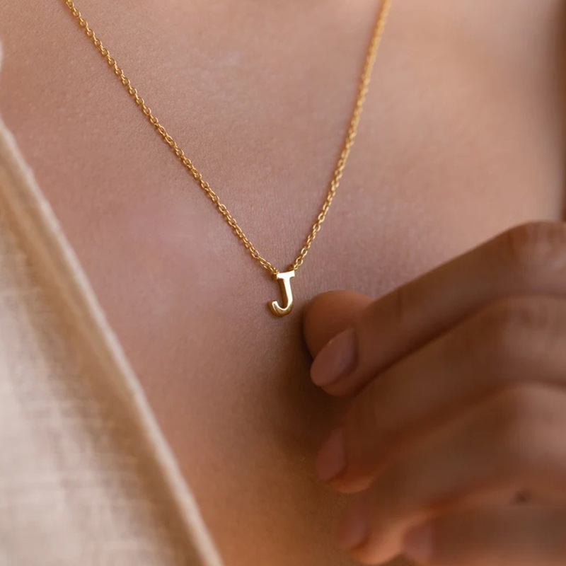 European and American Exquisite Initial Necklace for Women, Fashionable and Versatile 26-Letter Necklace, Niche Personalized Clavicle Chain Jewelry