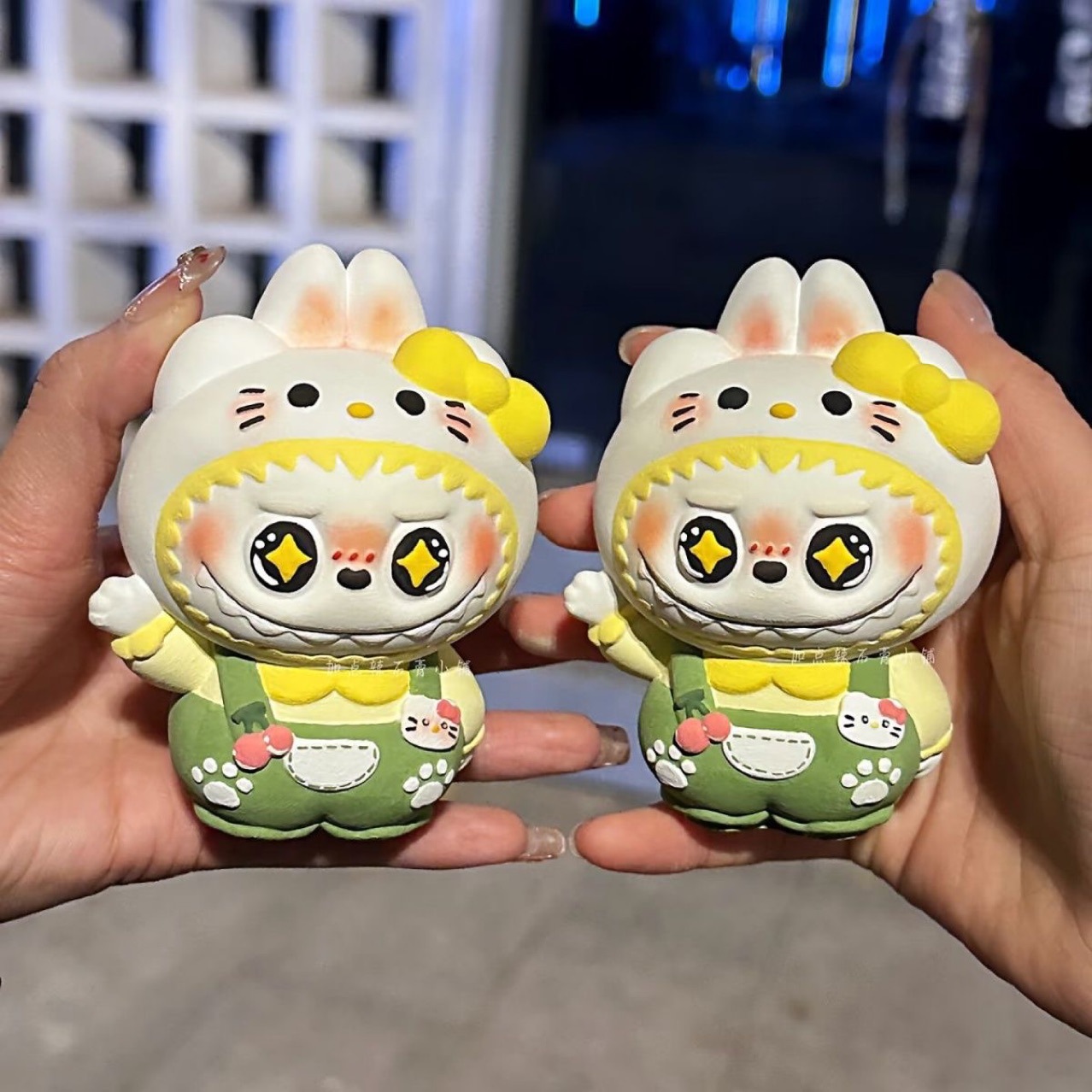 3D dibujos animados estereoscópicos tela de tela de tela de fragancia muñeca de banda magnética blanca DIY dibujado a mano bolso de cámara mini adornos