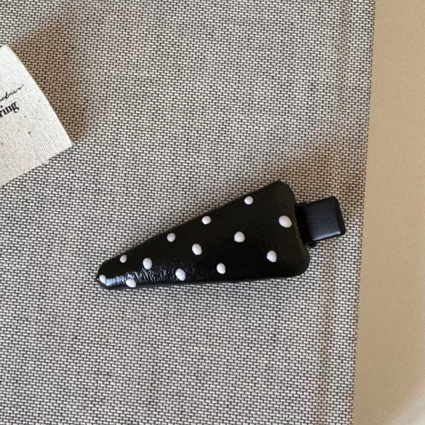 Cortical polka dot black-triangle
