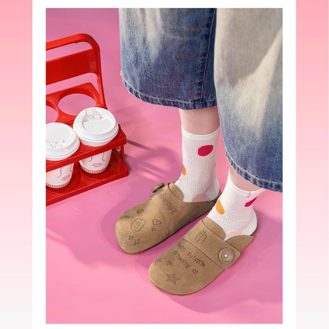 Marsuism 2025 verano nuevas zapatillas perezosas de fondo plano zapatos Birkenjen casuales de todo fósforo ropa exterior Baotou medio remolque