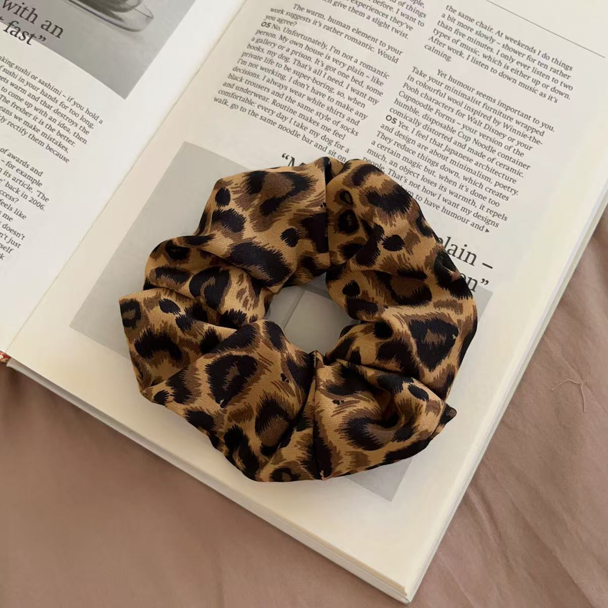 European And American Versatile Y2K Leopard Print Scrunchie For Women, High-End Ponytail Tie, Hair Rope, Elastic Band_voghion.com