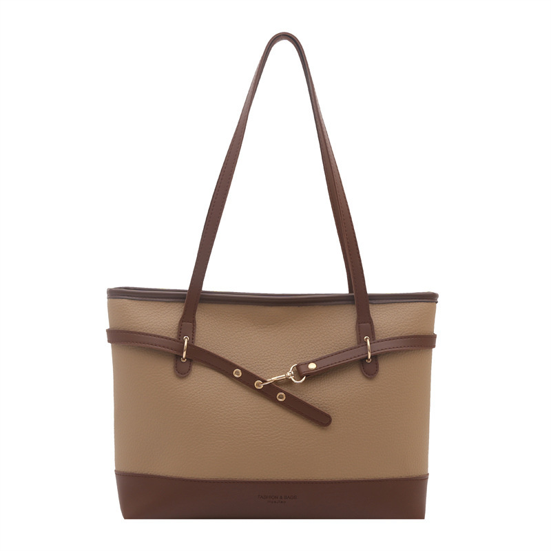 Bolsa de mano japonesa al por mayor Harajuku 2026 primavera nueva bolsa de hombro de lujo ligera bolsa de tendencia bajo la axila