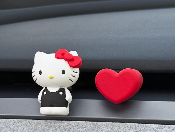 HelloKitty车载香薰可爱黑皮KT汽车出风口扩香石车内饰品摆件女|undefined