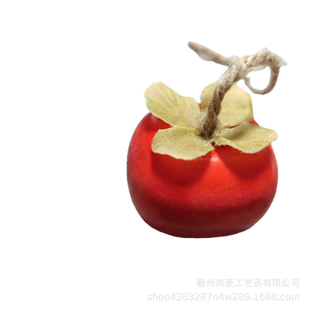 밧줄로 한 작은 붉은 감