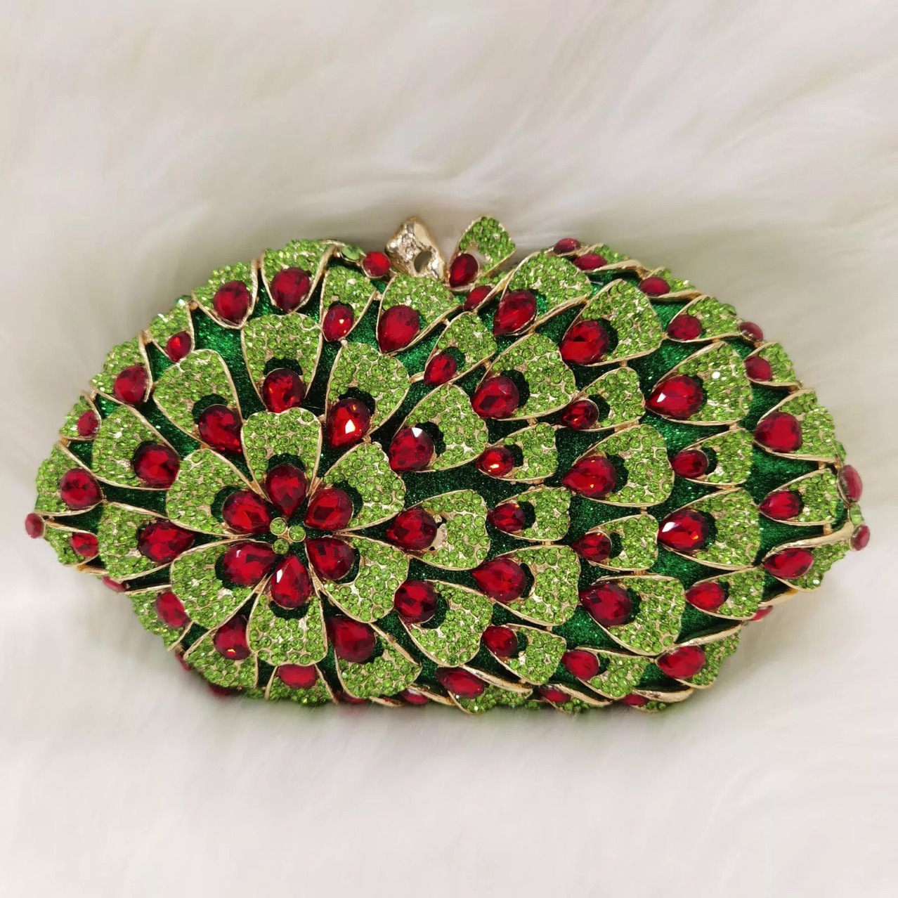 * Bolsa de moda europea y americana con perforación de hebilla magnética pequeña bolsa de maquillaje verde bolsa de amor flores horizontales bolsa de cena cuadrada