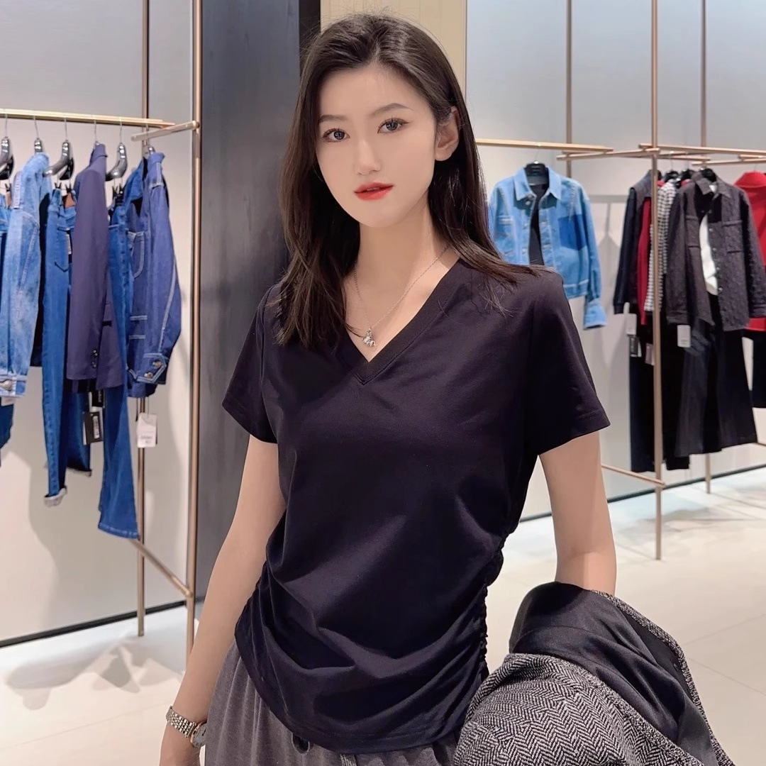 Áo thun nữ cổ chữ V tay ngắn xếp ly bên hông thiết kế đơn giản — Màu đen chi tiết 2