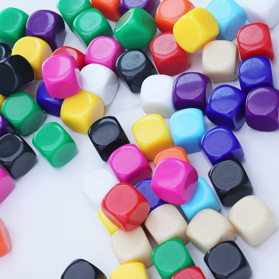 20 мм гладкие игральные кости, 2cm однотонных пустых игральных костей для печати, игрушечный аксессуар, красочный хит продаж