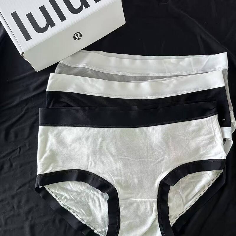Lulu Modal Underwear Summer Thin Classic Black and White Patchwork Women's Mid-Waist Japanese Style Sweet Seamless Briefs Lulu Modal Underwear Summer Thin Classic Black and White Patchwork Women's Mid-Waist Japanese Style Sweet Seamless Briefs