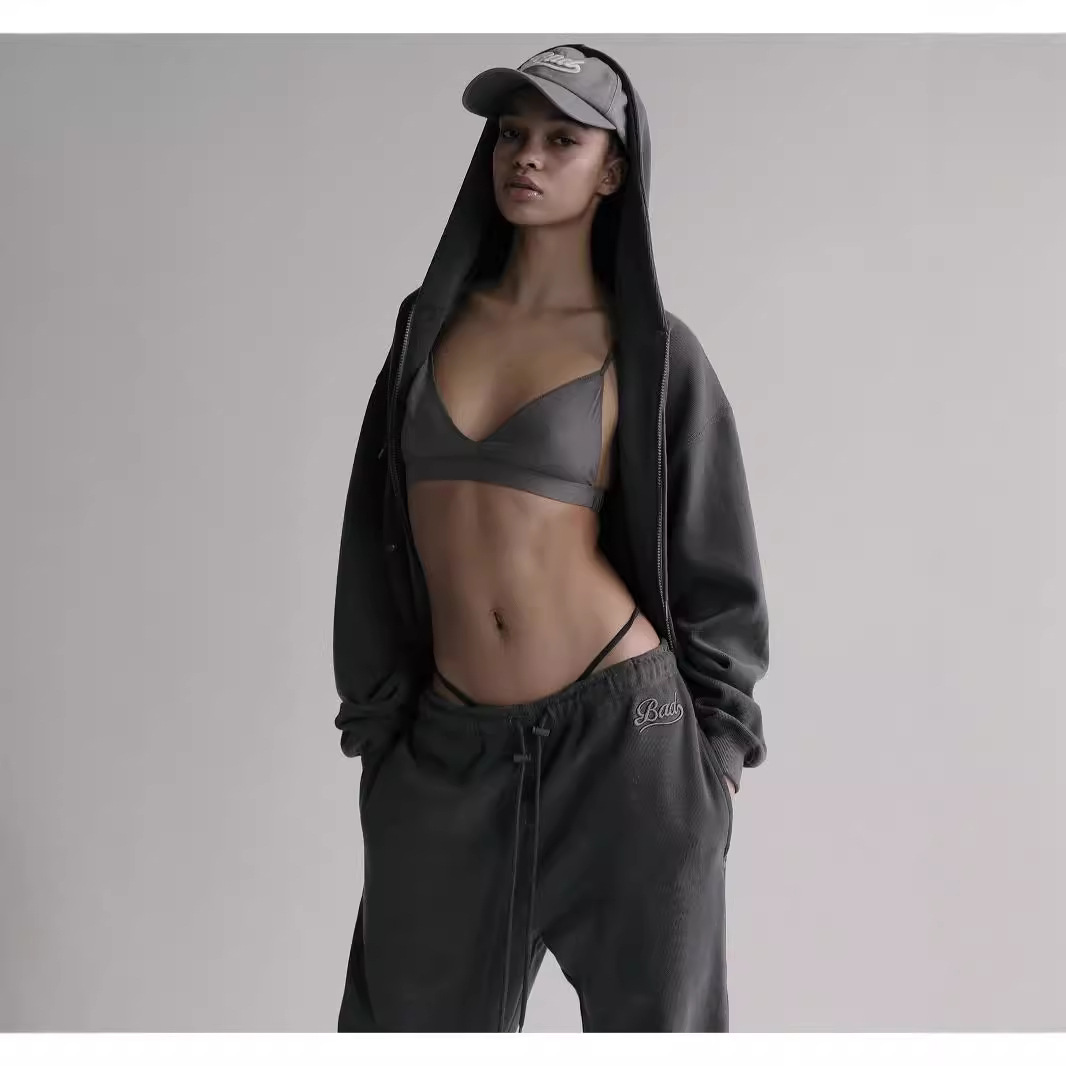 ファッションブランドのbadbloodアメリカ式の帽子付きの女性の通常のタイプの刺繍のファスナーの運動のカーディガンの上着